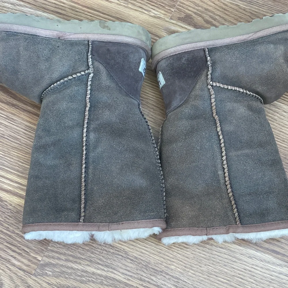 UGG Brown Boots Sz 7 with Buttons for Shearling Knit Cuffs (Cuffs Missing)